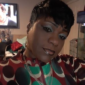 Meet your Posher, Sheila